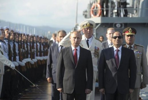 الرئيس الروسي فلادمير بوتين خلال استقبال الرئيس عبدالفتاح السيسي في سوتشي